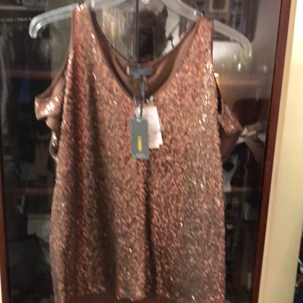 Sreurnces bronze gold color